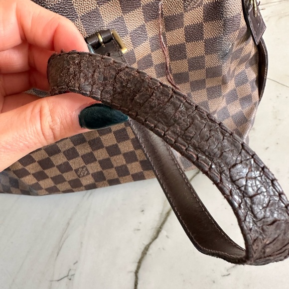 Louis Vuitton Chelsea crafted in Damier Ebene check coated canvas - Picture 9 of 12